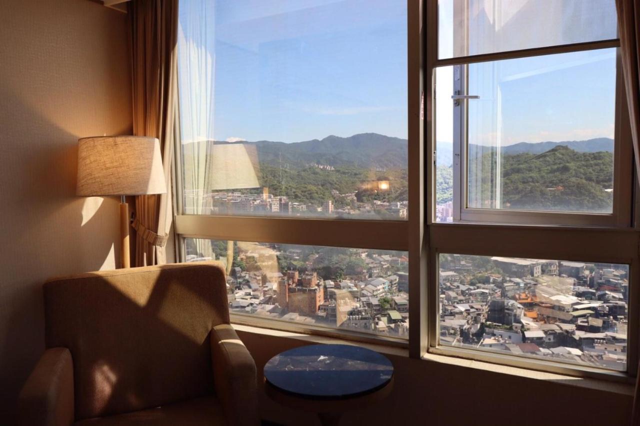 Rhine Inn Цзилун Экстерьер фото