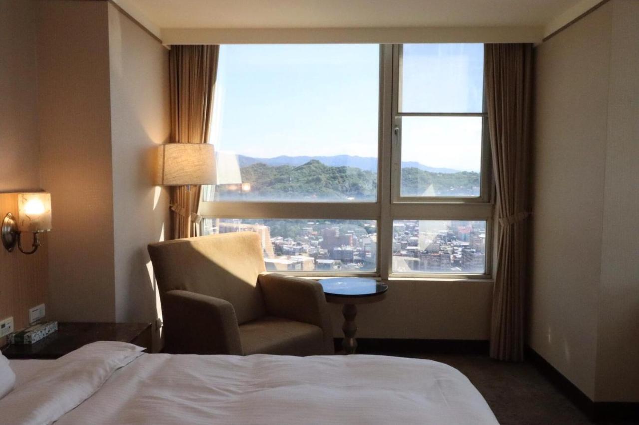 Rhine Inn Цзилун Экстерьер фото