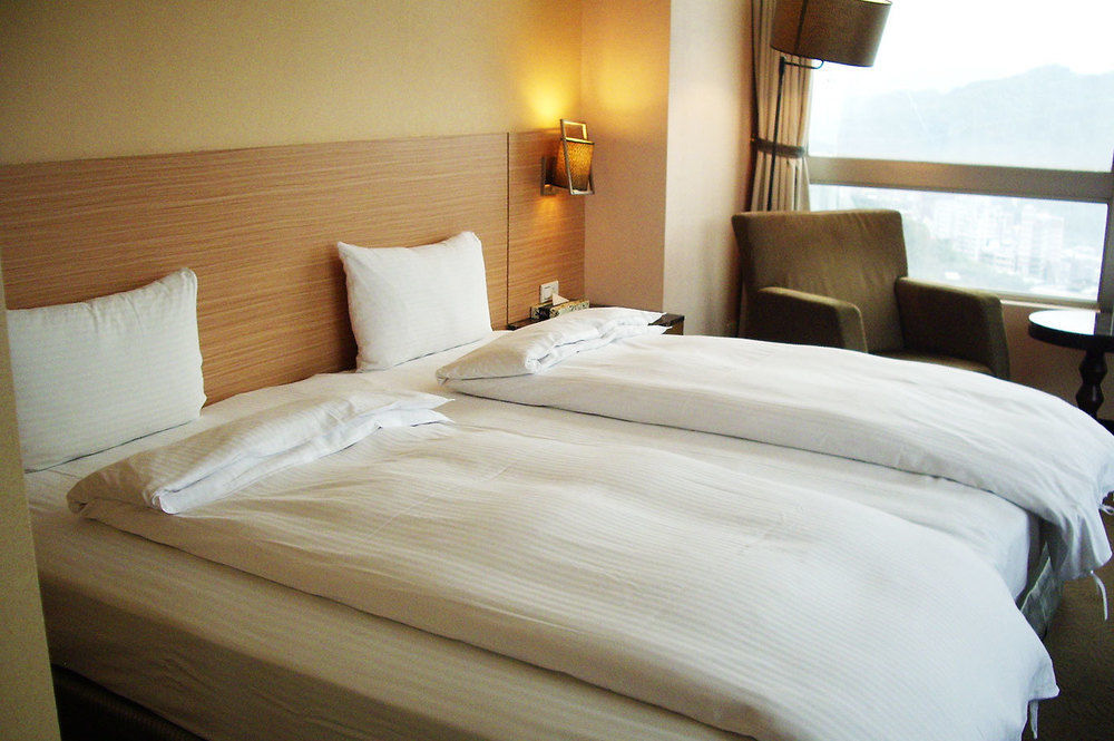Rhine Inn Цзилун Экстерьер фото