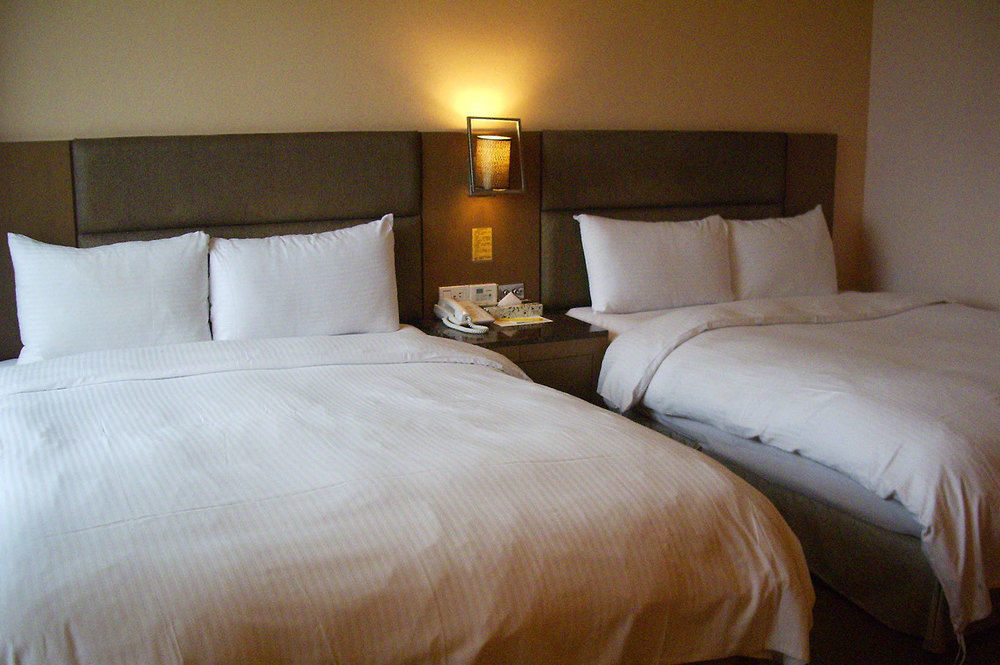 Rhine Inn Цзилун Экстерьер фото