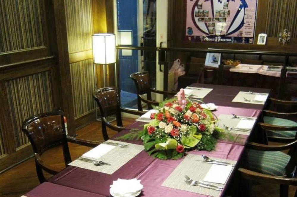 Rhine Inn Цзилун Экстерьер фото