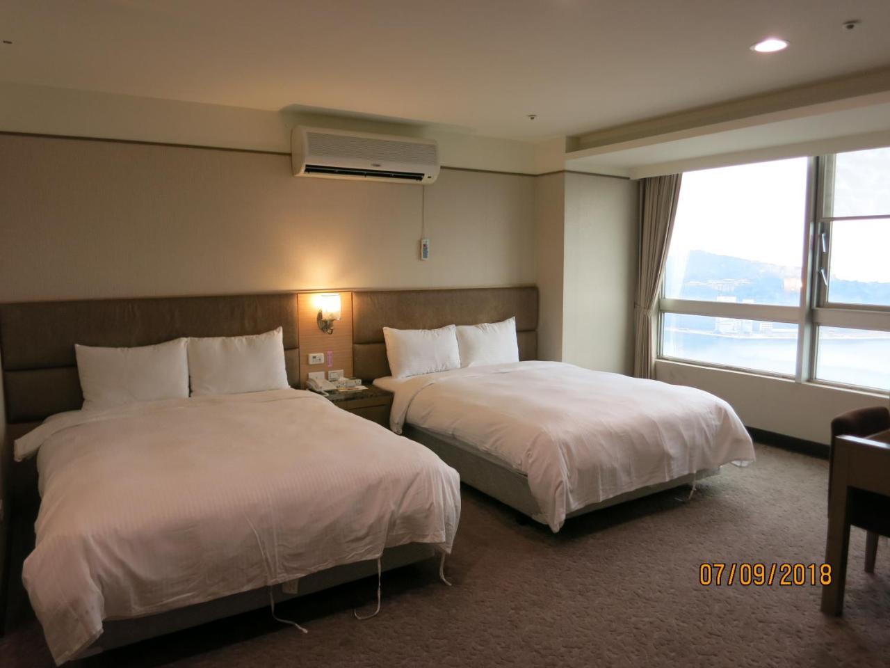 Rhine Inn Цзилун Экстерьер фото